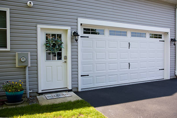 24/7 Emergency Garage Door Panel Replacement experts in Richardson County County, NE